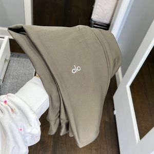 ALO Yoga 7/8 High-Waist Airlift Legging Workout Pants - Olive Branch - XXS